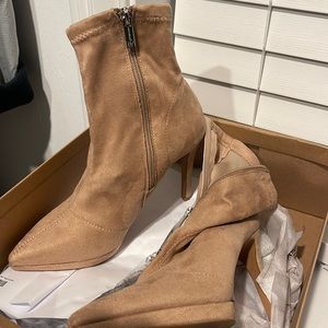 Jessica Simpson Cheyenne supreme stretch micro fiber size 7 bootie